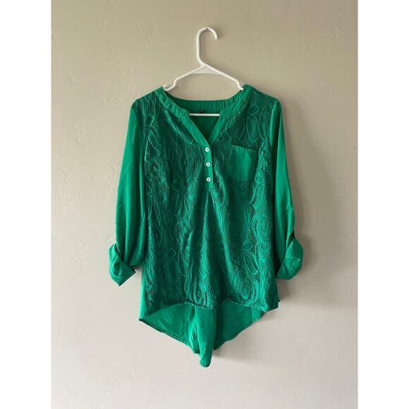 Women's Green Lace Flowy Tunic Blouse- size medium - Picture 3 of 4